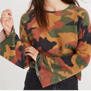 Madewell camo sweater 
Size small